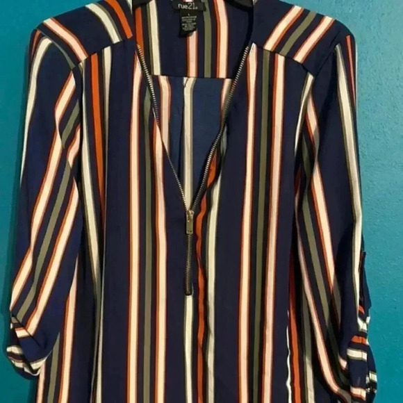NWOT Rue21 Striped Causal Half Zip Blouse Top - Picture 2 of 5